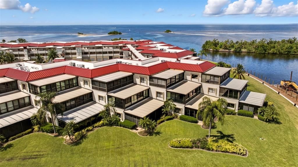 На продажу: $469,000 (3 спален, 2 ванн, 2069 Квадратных фут)