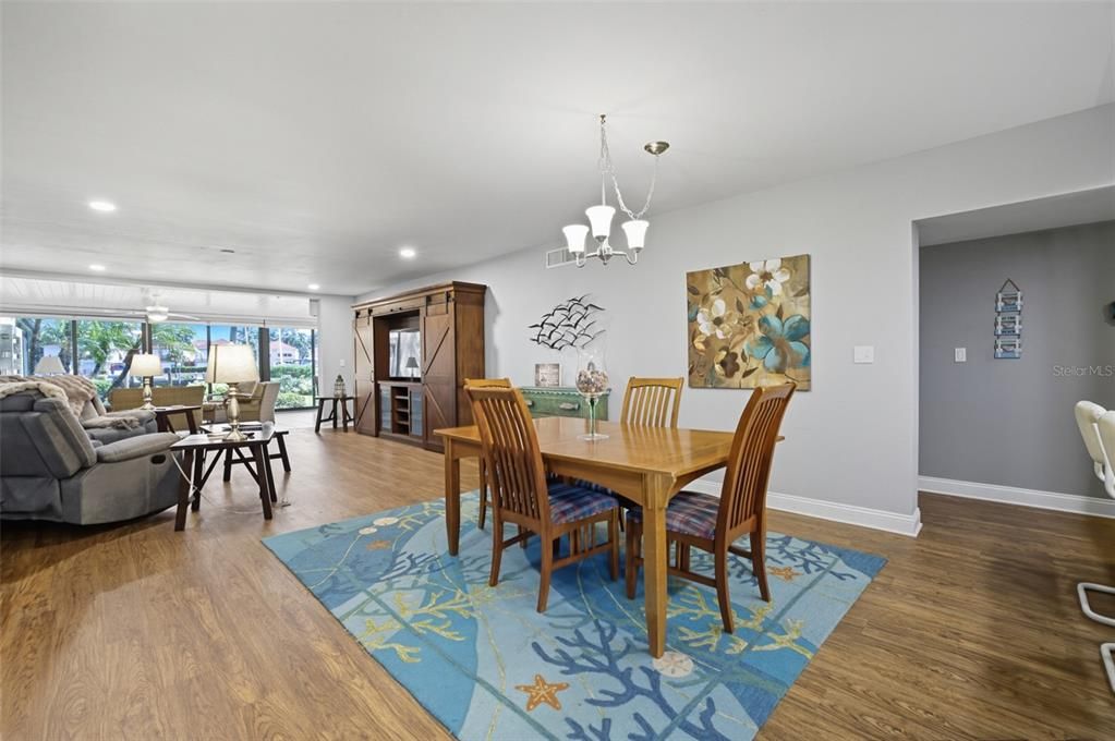 На продажу: $469,000 (3 спален, 2 ванн, 2069 Квадратных фут)