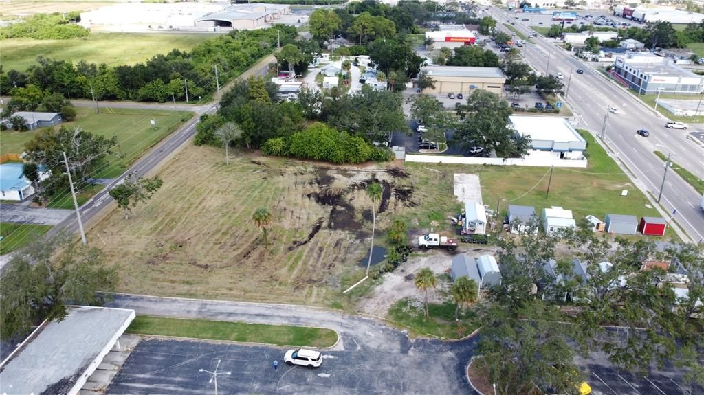 En Venta: $1,350,000 (1.30 acres)