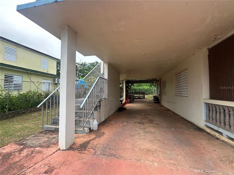 待售: $285,000 (5 贝兹, 2 浴室, 1800 平方英尺)