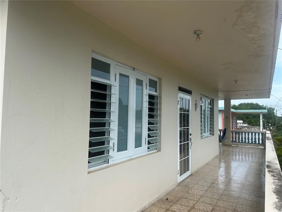 待售: $285,000 (5 贝兹, 2 浴室, 1800 平方英尺)