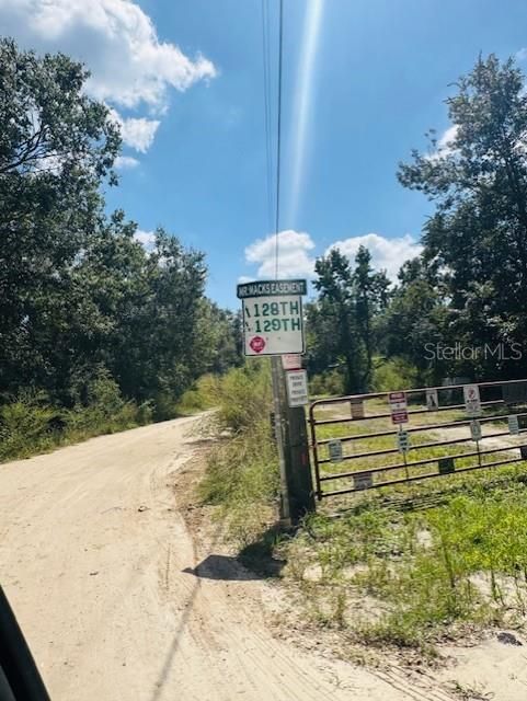 En Venta: $299,900 (4 camas, 2 baños, 1400 Pies cuadrados)