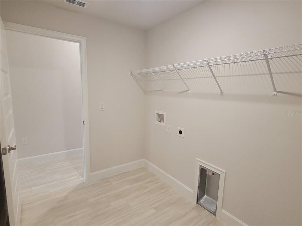 En Venta: $323,100 (3 camas, 2 baños, 1512 Pies cuadrados)