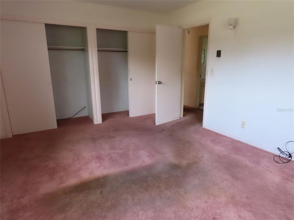 Active With Contract: $234,000 (2 beds, 2 baths, 936 Square Feet)