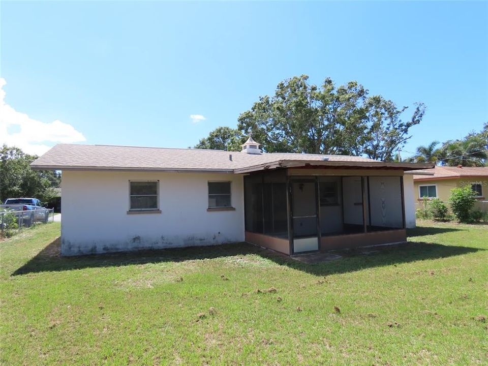 Active With Contract: $234,000 (2 beds, 2 baths, 936 Square Feet)