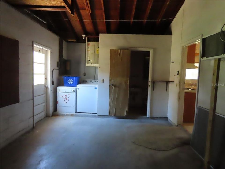 Active With Contract: $234,000 (2 beds, 2 baths, 936 Square Feet)