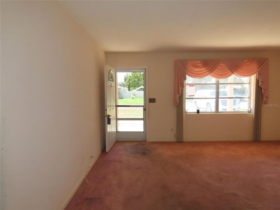 Active With Contract: $234,000 (2 beds, 2 baths, 936 Square Feet)