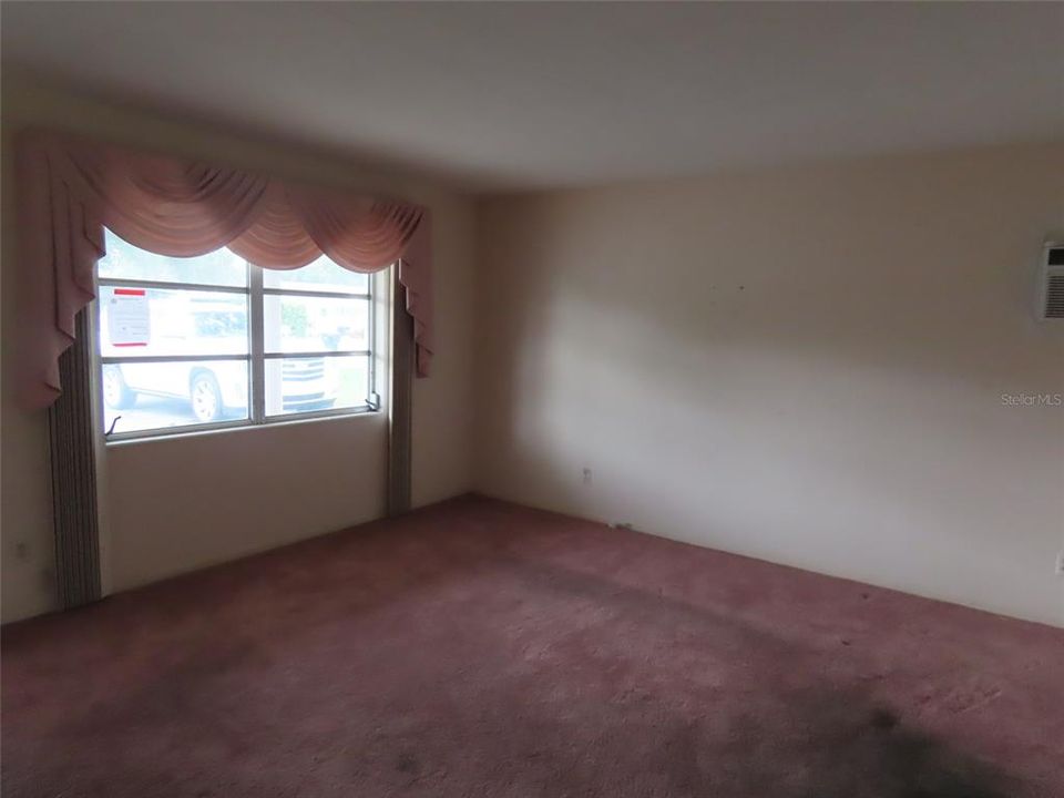 Active With Contract: $234,000 (2 beds, 2 baths, 936 Square Feet)