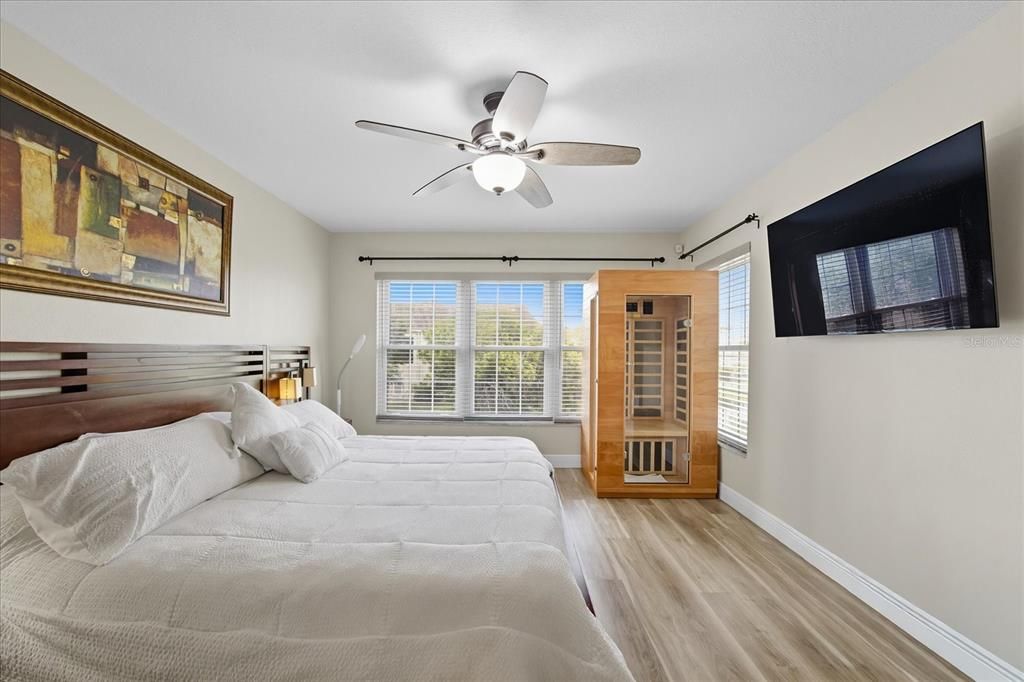 Active With Contract: $289,000 (2 beds, 2 baths, 1185 Square Feet)