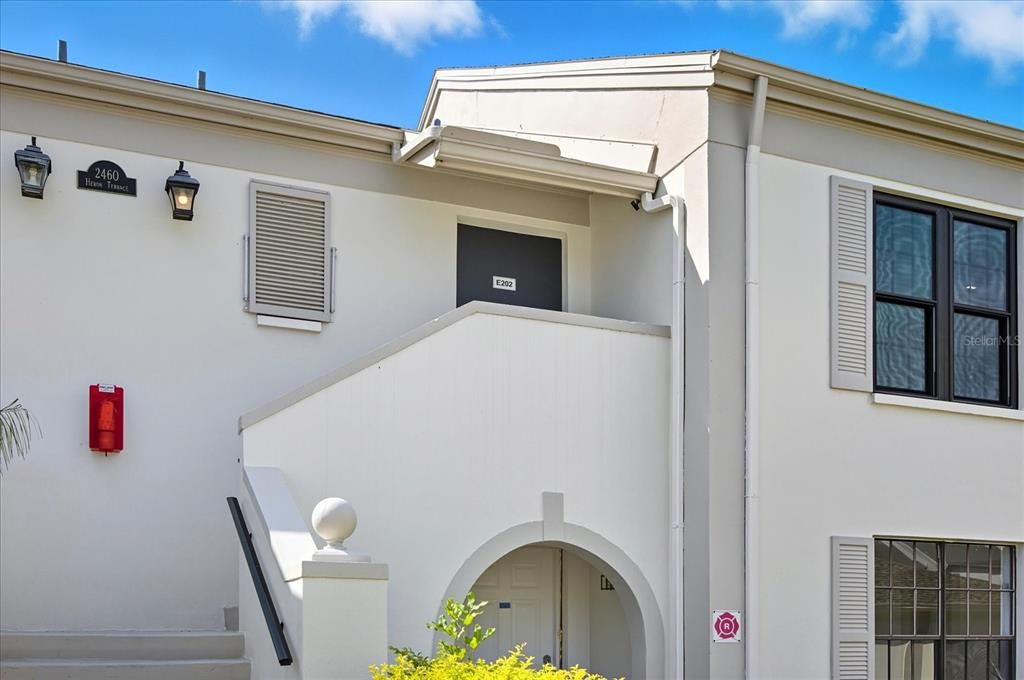 Active With Contract: $289,000 (2 beds, 2 baths, 1185 Square Feet)