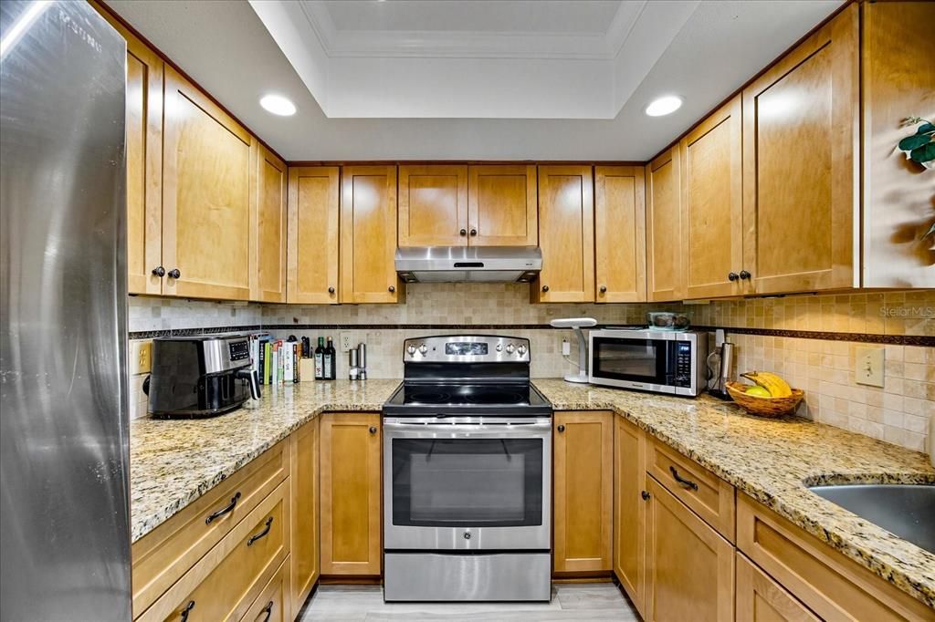 Active With Contract: $289,000 (2 beds, 2 baths, 1185 Square Feet)