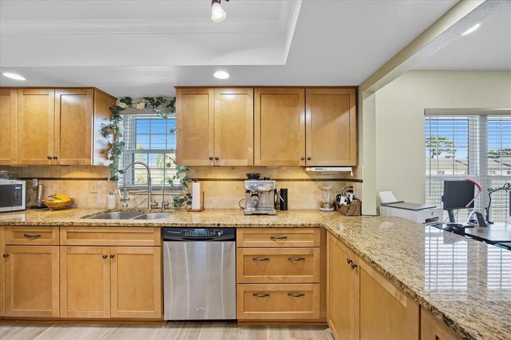 Active With Contract: $289,000 (2 beds, 2 baths, 1185 Square Feet)