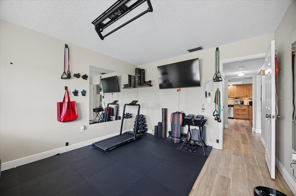 Active With Contract: $289,000 (2 beds, 2 baths, 1185 Square Feet)