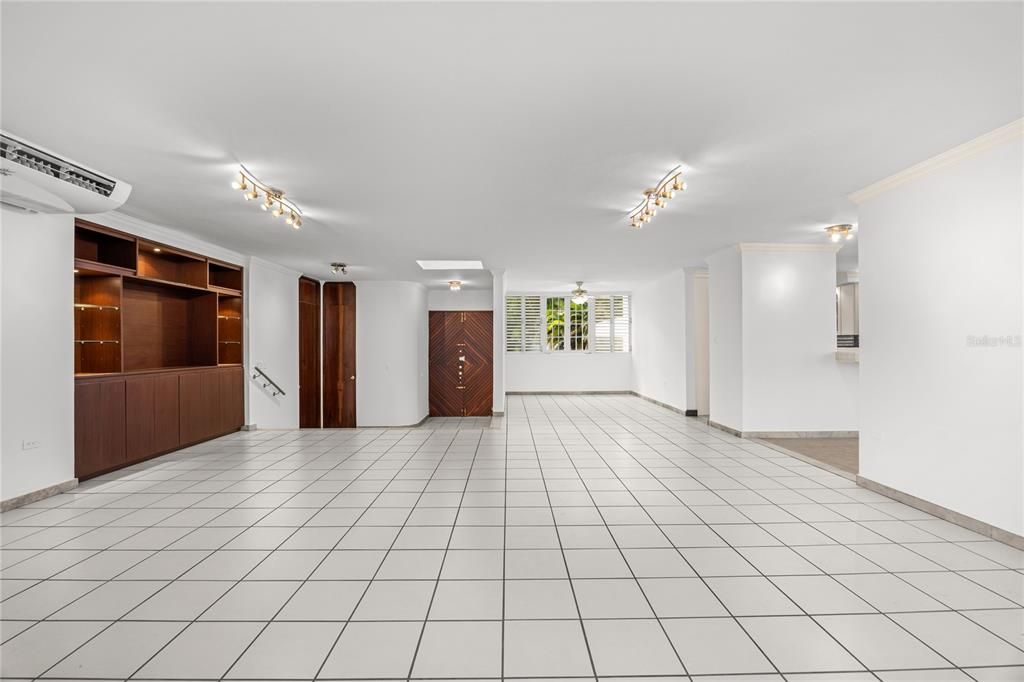 На продажу: $965,000 (4 спален, 2 ванн, 2773 Квадратных фут)