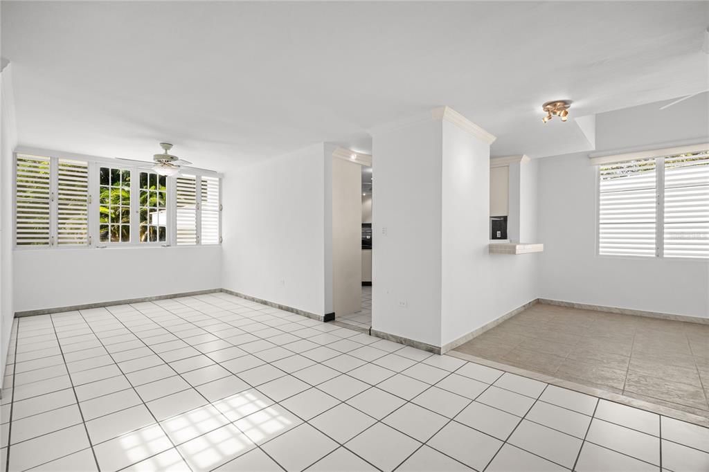 На продажу: $965,000 (4 спален, 2 ванн, 2773 Квадратных фут)