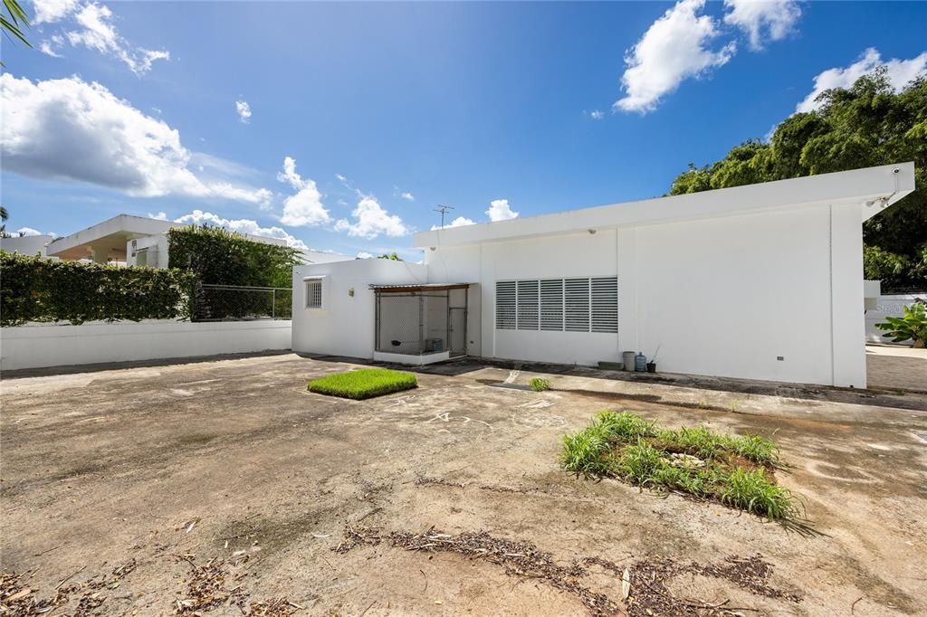 На продажу: $965,000 (4 спален, 2 ванн, 2773 Квадратных фут)