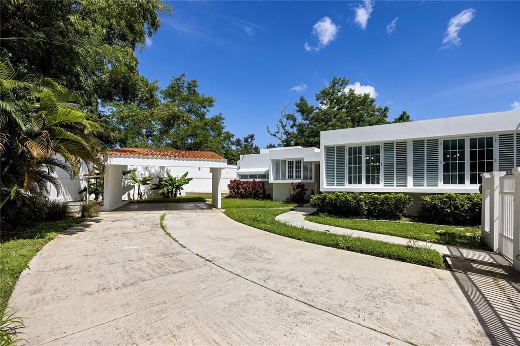 На продажу: $965,000 (4 спален, 2 ванн, 2773 Квадратных фут)