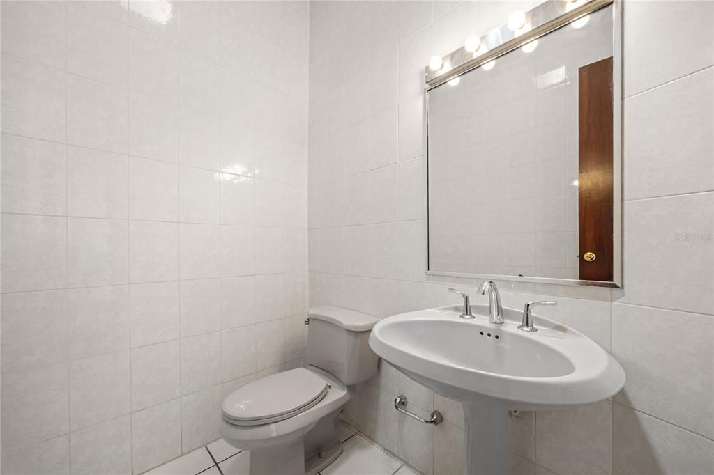 На продажу: $965,000 (4 спален, 2 ванн, 2773 Квадратных фут)