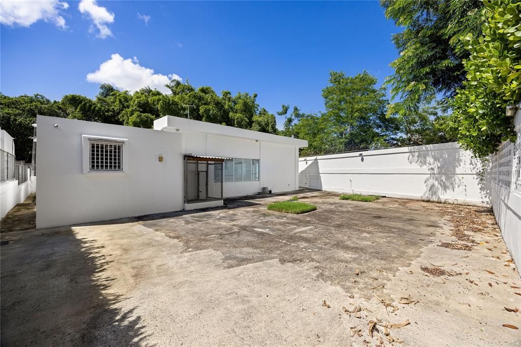 На продажу: $965,000 (4 спален, 2 ванн, 2773 Квадратных фут)