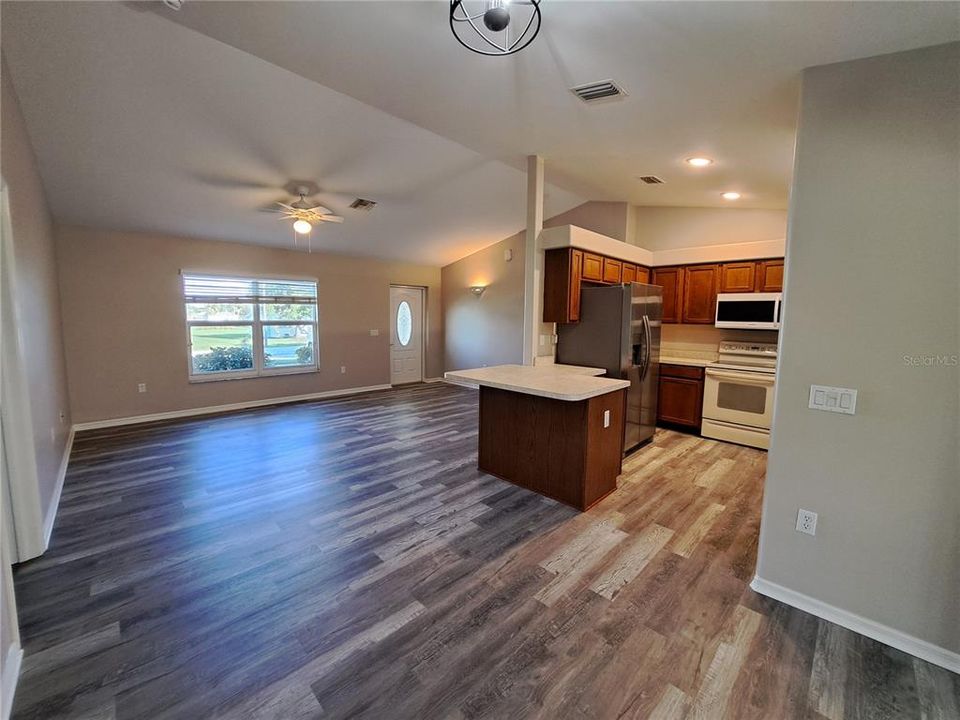 For Rent: $2,000 (3 beds, 2 baths, 1280 Square Feet)