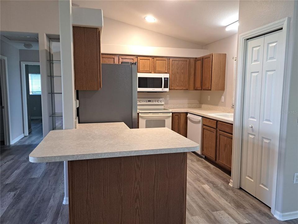 For Rent: $2,000 (3 beds, 2 baths, 1280 Square Feet)