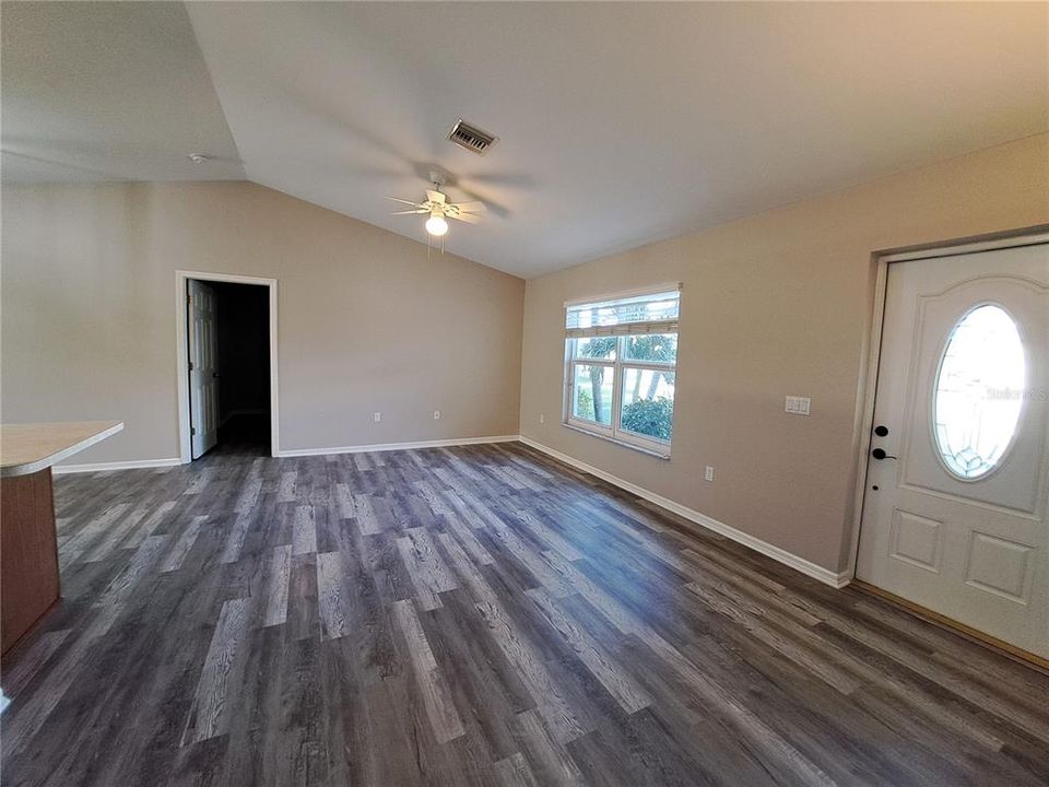 For Rent: $2,000 (3 beds, 2 baths, 1280 Square Feet)