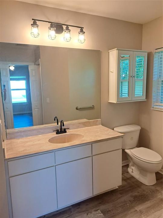 For Rent: $2,000 (3 beds, 2 baths, 1280 Square Feet)