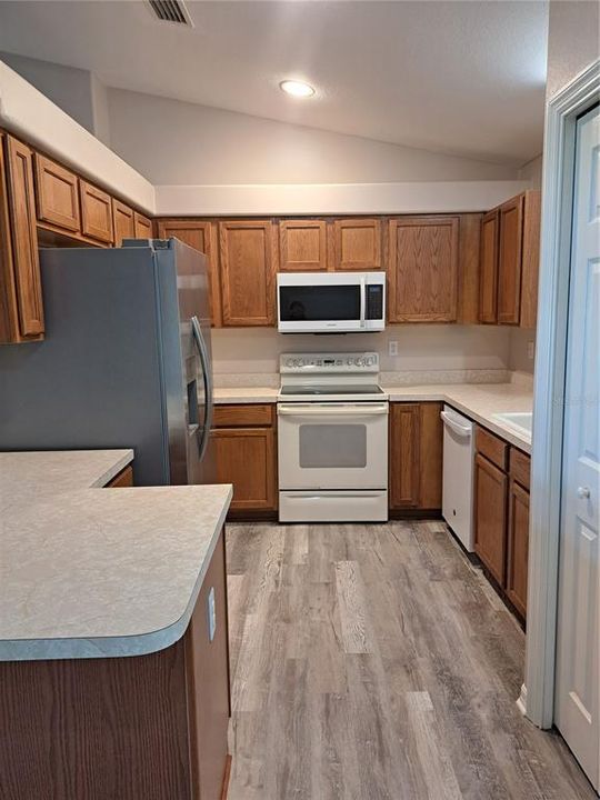 For Rent: $2,000 (3 beds, 2 baths, 1280 Square Feet)