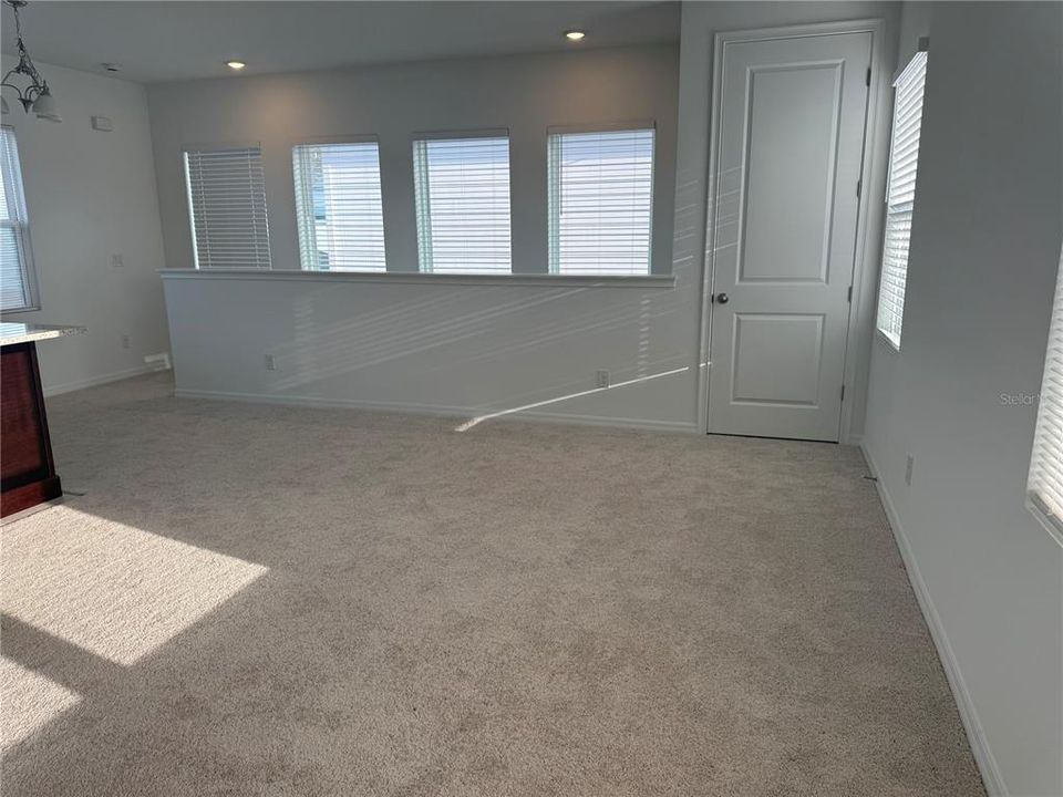 Под контрактом: $1,600 (1 спален, 1 ванн, 800 Квадратных фут)