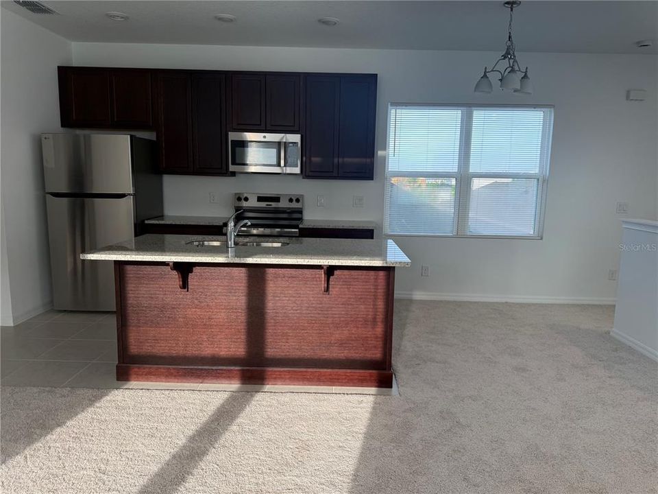 Под контрактом: $1,600 (1 спален, 1 ванн, 800 Квадратных фут)