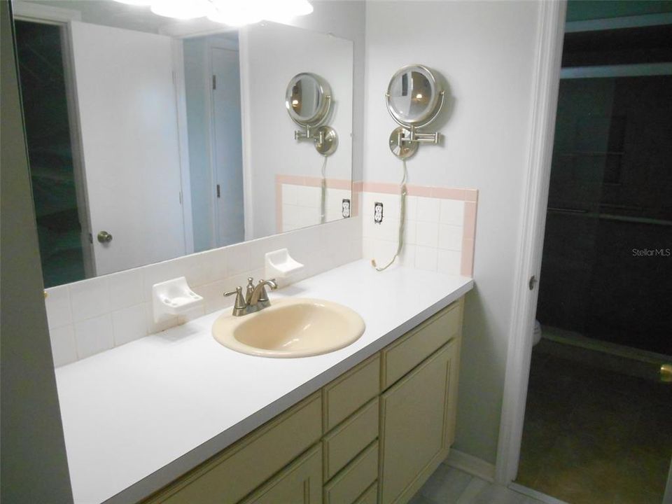 В аренду: $2,000 (2 спален, 2 ванн, 1570 Квадратных фут)