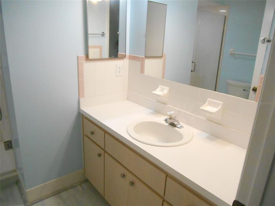 В аренду: $2,000 (2 спален, 2 ванн, 1570 Квадратных фут)