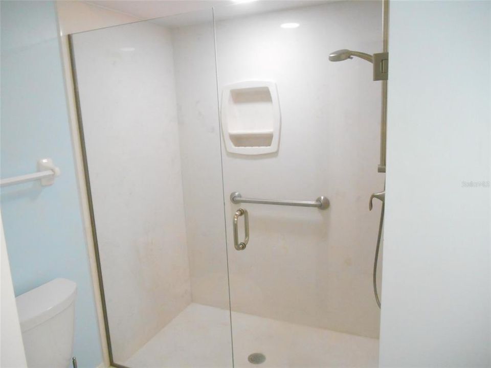 В аренду: $2,000 (2 спален, 2 ванн, 1570 Квадратных фут)