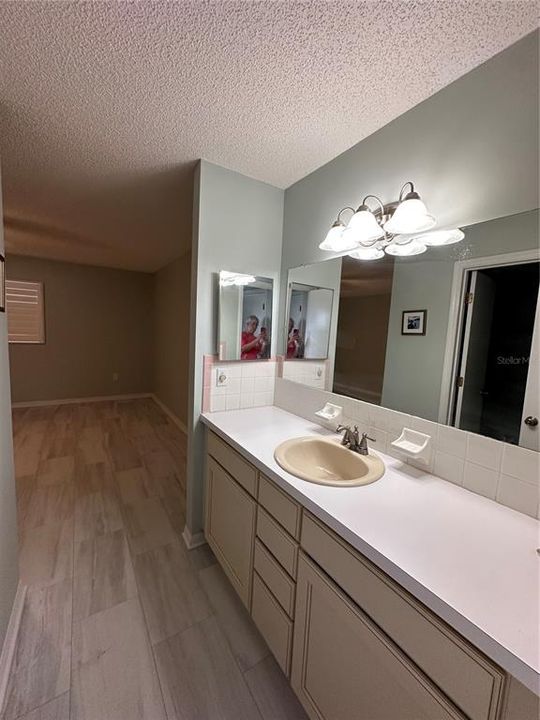 В аренду: $2,000 (2 спален, 2 ванн, 1570 Квадратных фут)