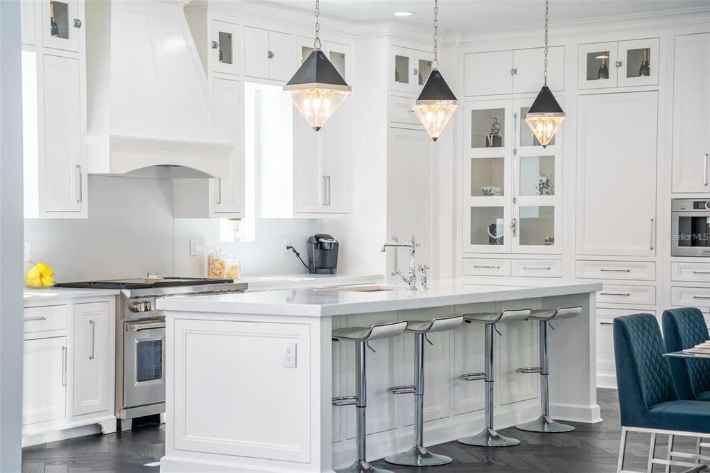 For Sale: $3,194,888 (5 beds, 6 baths, 5423 Square Feet)