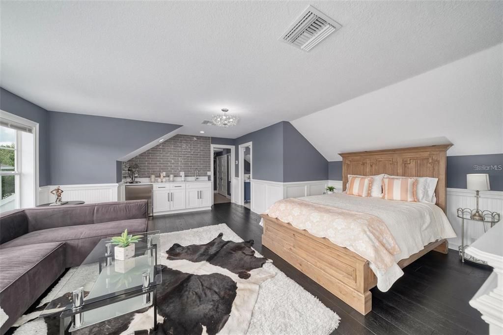 For Sale: $3,194,888 (5 beds, 6 baths, 5423 Square Feet)