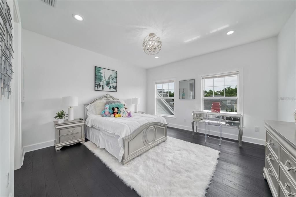 For Sale: $3,194,888 (5 beds, 6 baths, 5423 Square Feet)