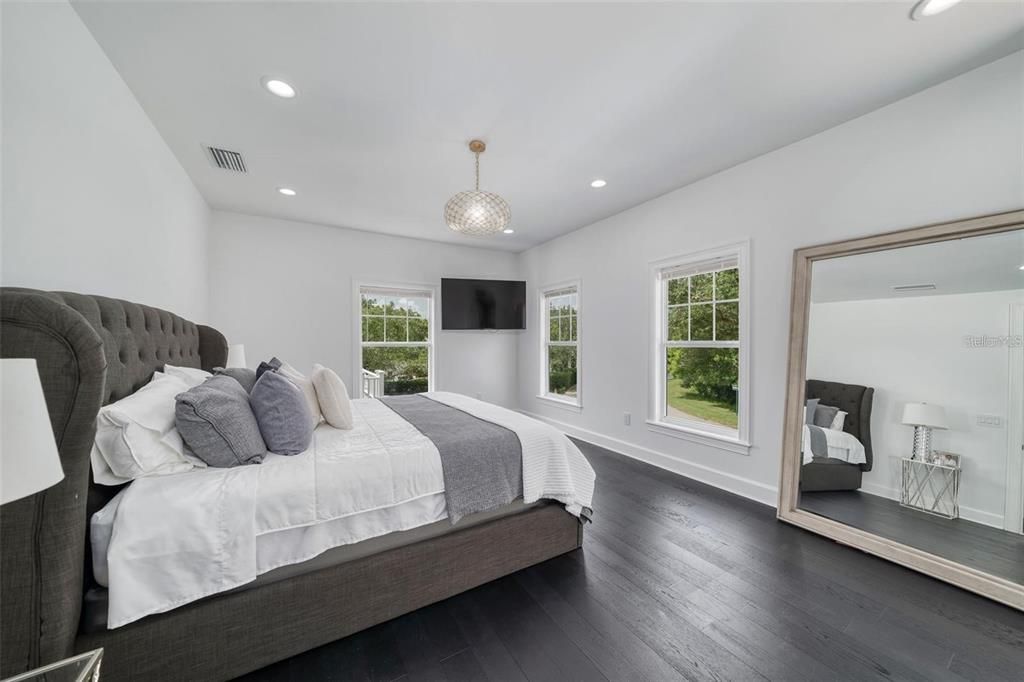 For Sale: $3,194,888 (5 beds, 6 baths, 5423 Square Feet)