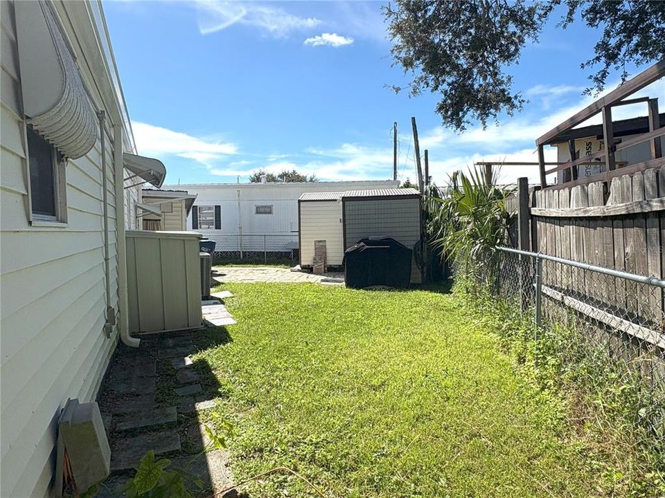 合同活跃: $125,000 (3 贝兹, 2 浴室, 1000 平方英尺)