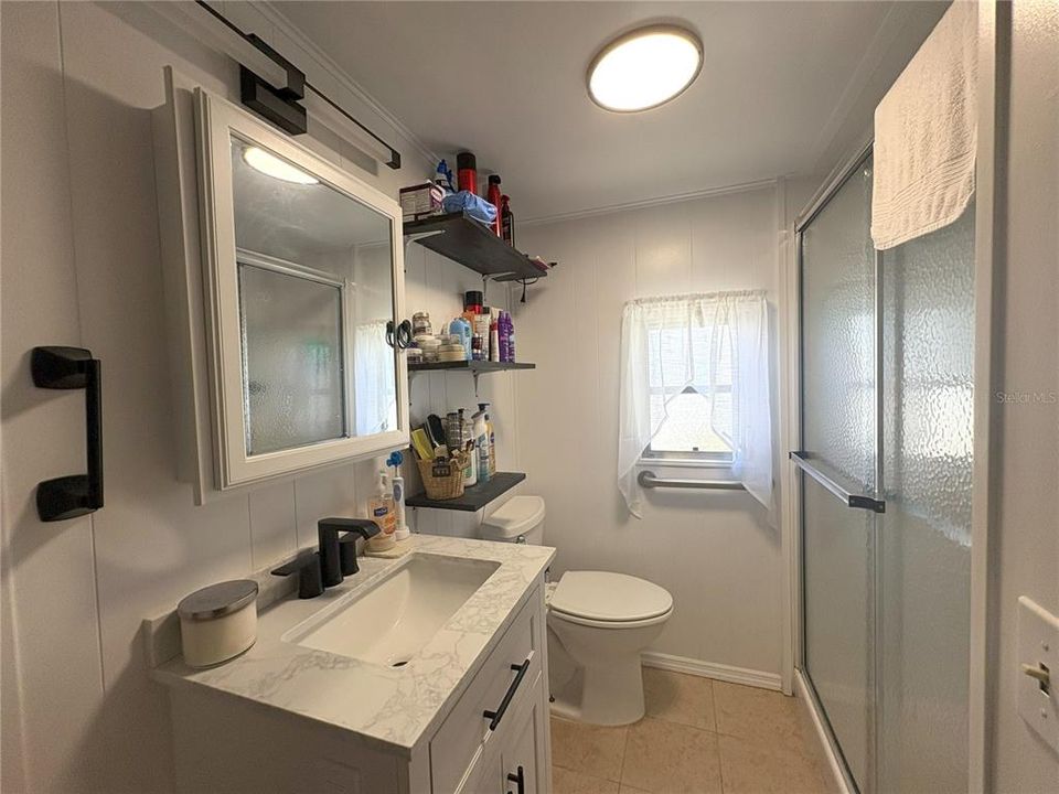 合同活跃: $125,000 (3 贝兹, 2 浴室, 1000 平方英尺)