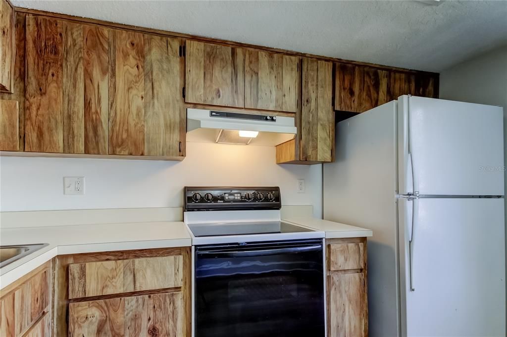 待售: $164,000 (2 贝兹, 2 浴室, 1054 平方英尺)