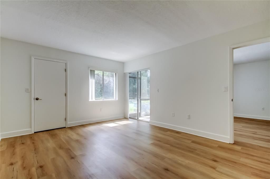 待售: $164,000 (2 贝兹, 2 浴室, 1054 平方英尺)