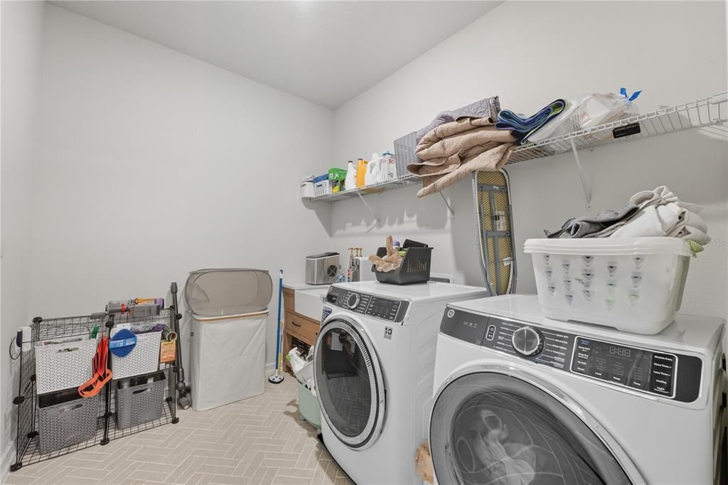 待售: $599,000 (4 贝兹, 2 浴室, 2709 平方英尺)