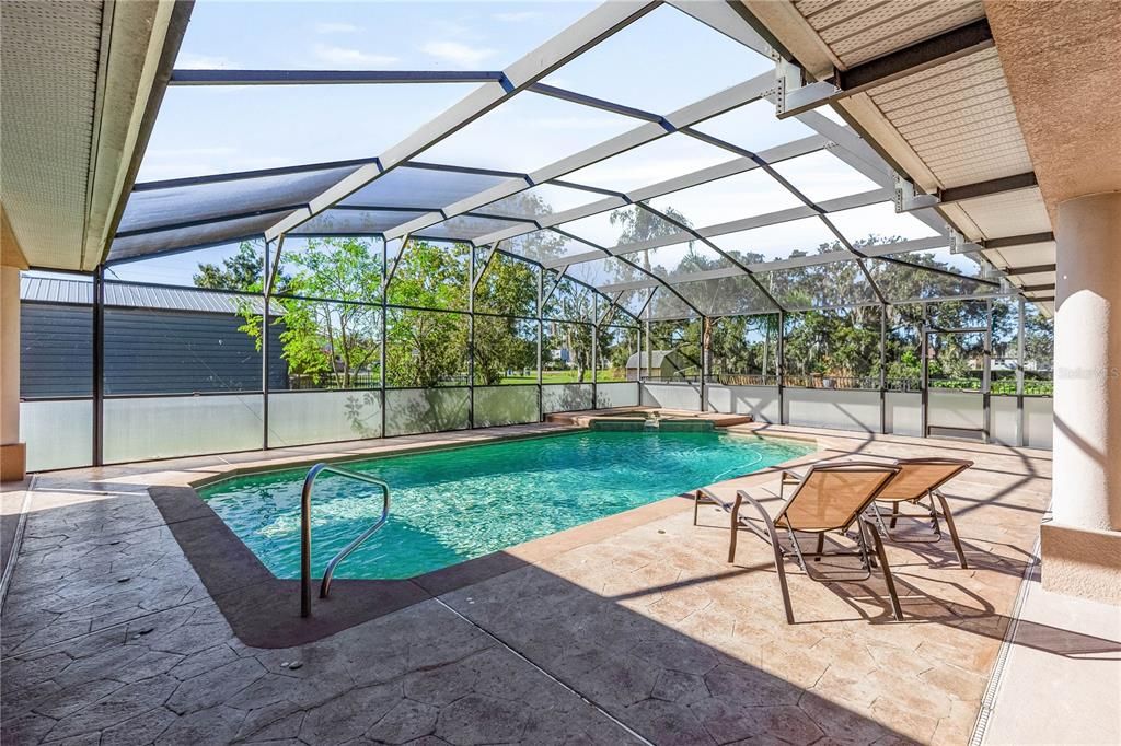 合同活跃: $690,000 (5 贝兹, 4 浴室, 3187 平方英尺)