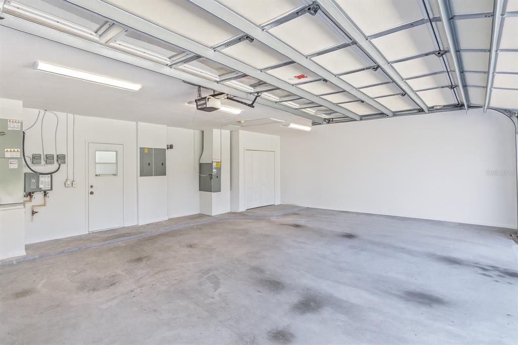 合同活跃: $690,000 (5 贝兹, 4 浴室, 3187 平方英尺)