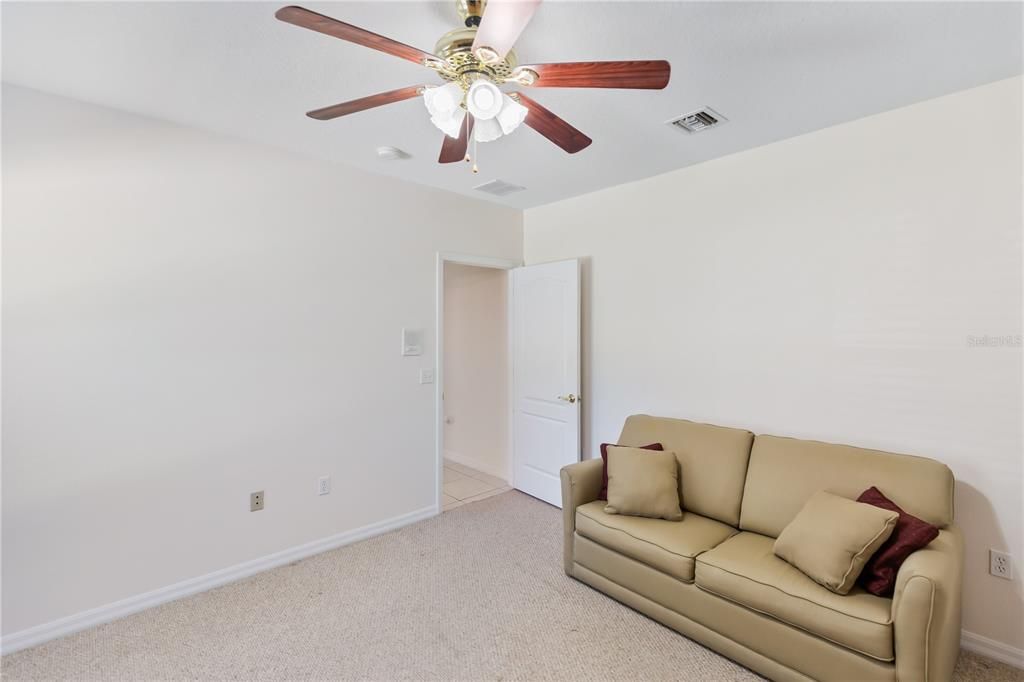 合同活跃: $690,000 (5 贝兹, 4 浴室, 3187 平方英尺)