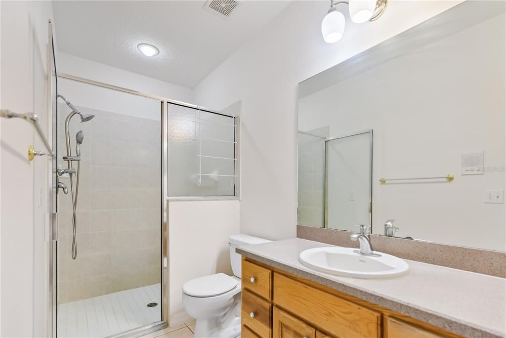 合同活跃: $690,000 (5 贝兹, 4 浴室, 3187 平方英尺)