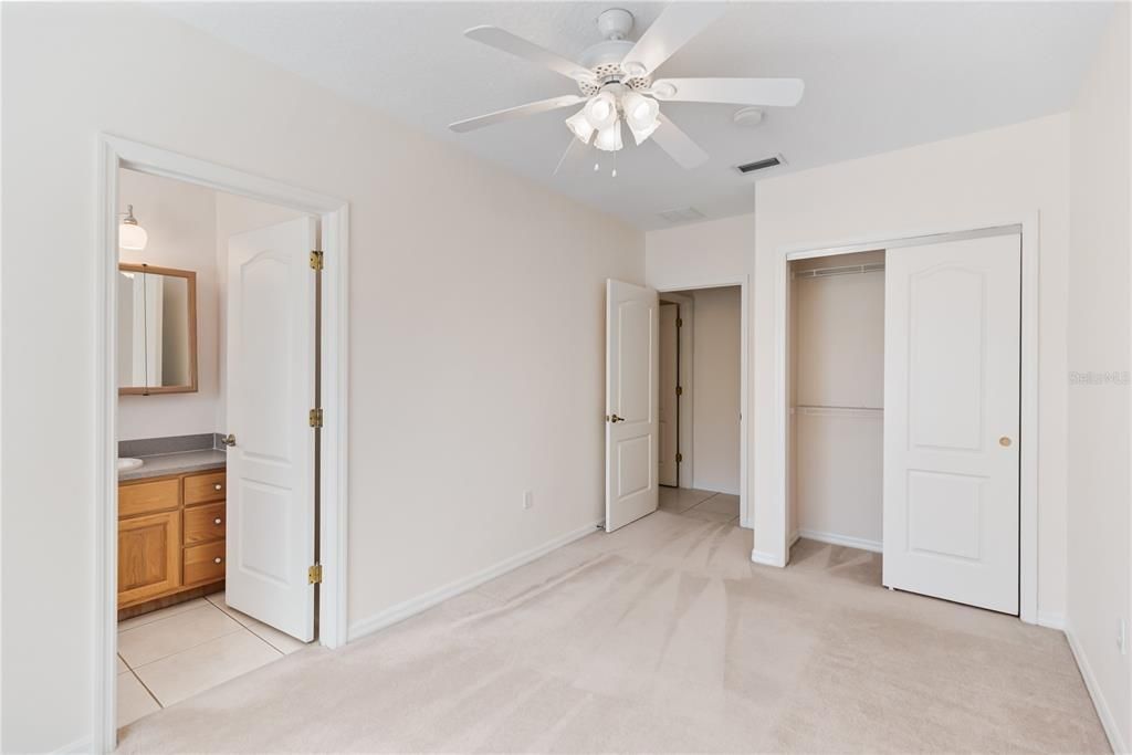 合同活跃: $690,000 (5 贝兹, 4 浴室, 3187 平方英尺)