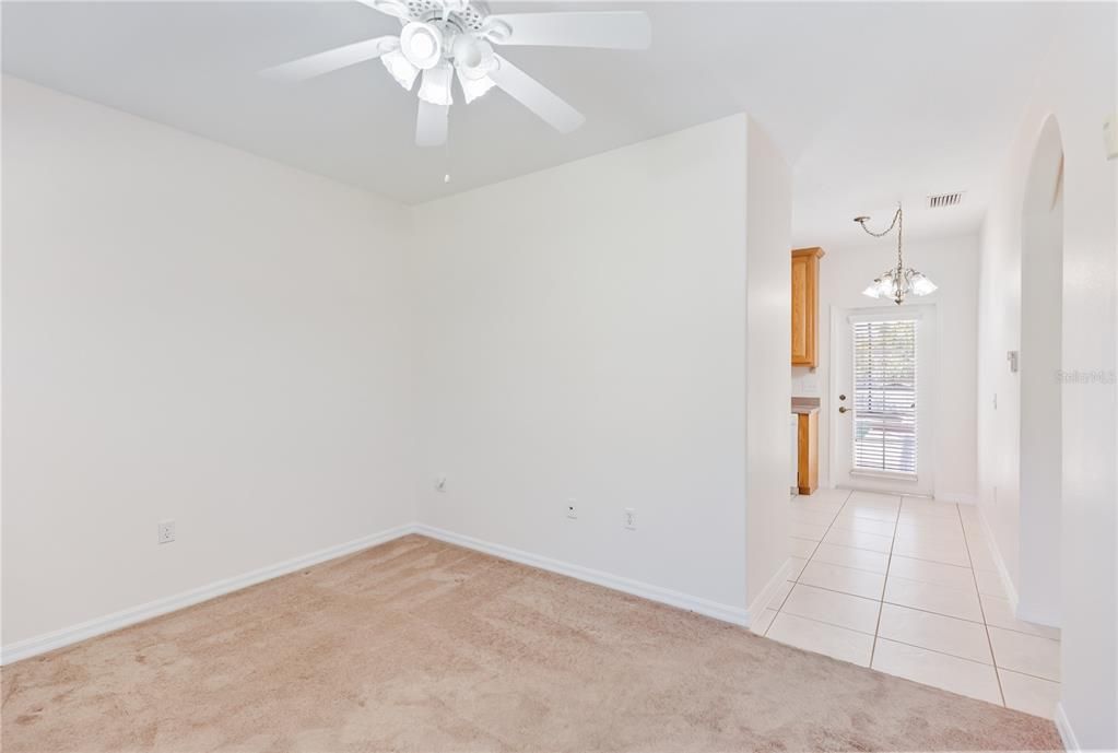 合同活跃: $690,000 (5 贝兹, 4 浴室, 3187 平方英尺)