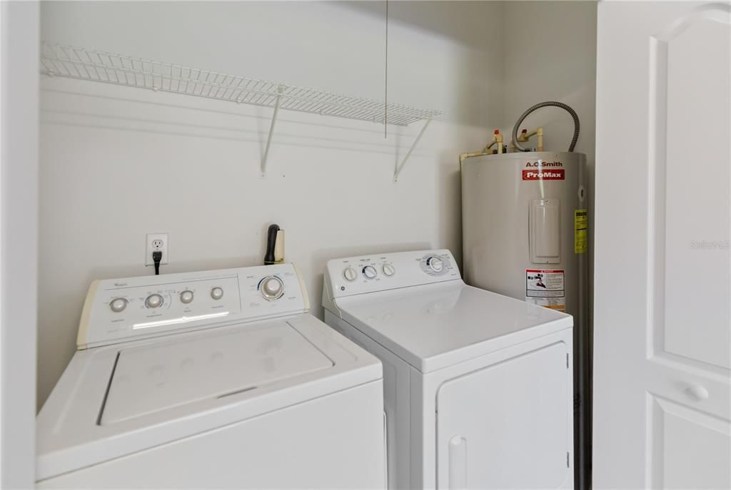 合同活跃: $690,000 (5 贝兹, 4 浴室, 3187 平方英尺)